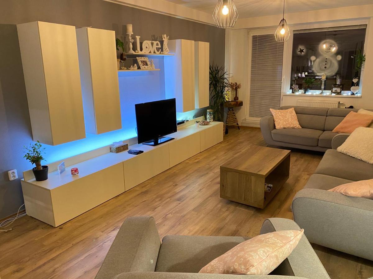 Апартаменты Apartman Slnecna Terasa S Vlastnym Parkovanim Na 2 Auta Жилина Экстерьер фото