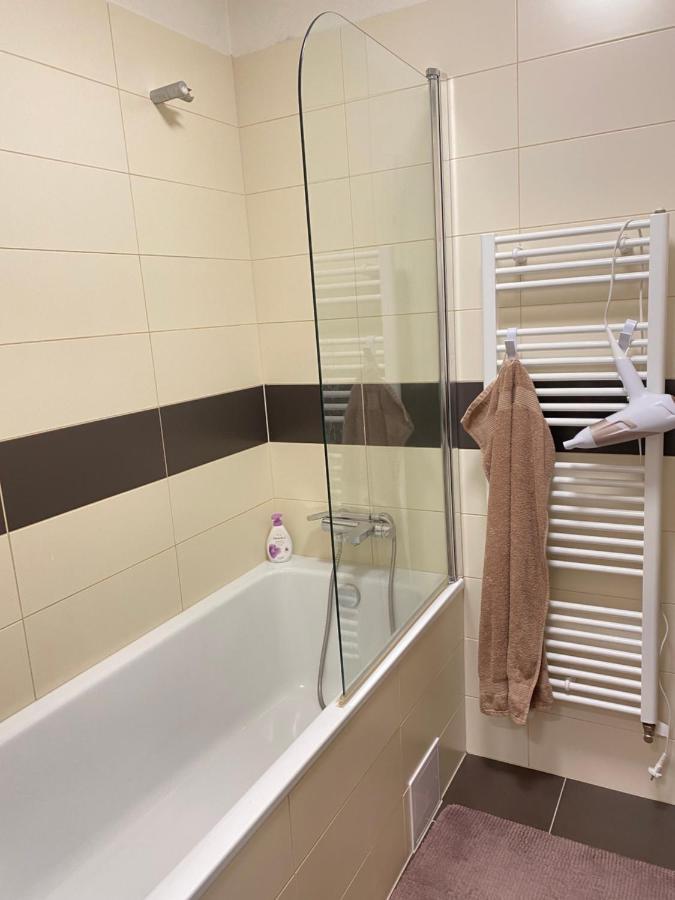 Апартаменты Apartman Slnecna Terasa S Vlastnym Parkovanim Na 2 Auta Жилина Экстерьер фото