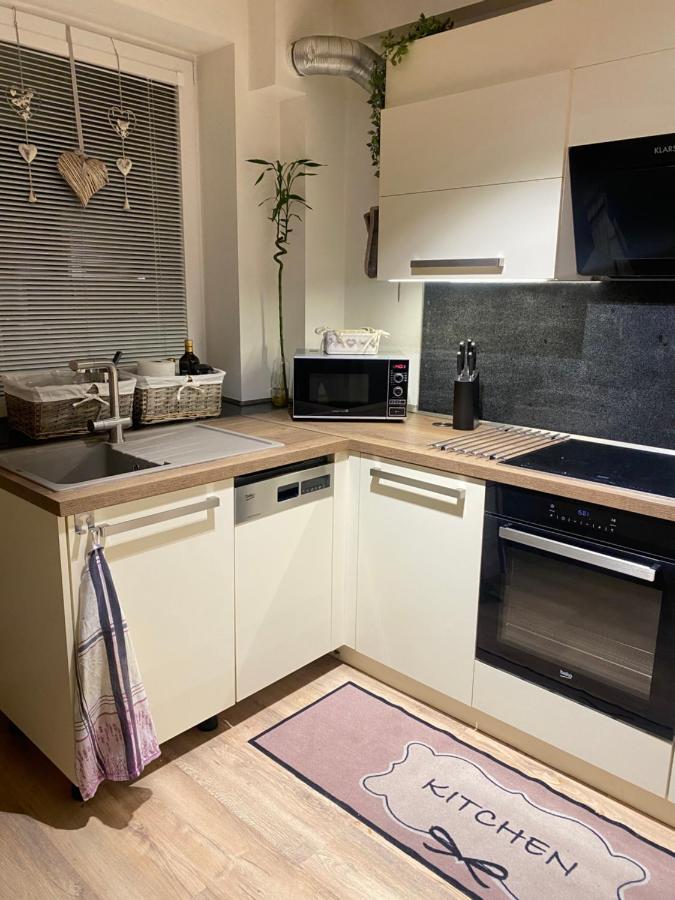 Апартаменты Apartman Slnecna Terasa S Vlastnym Parkovanim Na 2 Auta Жилина Экстерьер фото