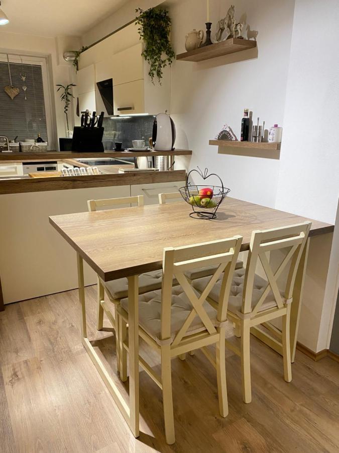 Апартаменты Apartman Slnecna Terasa S Vlastnym Parkovanim Na 2 Auta Жилина Экстерьер фото