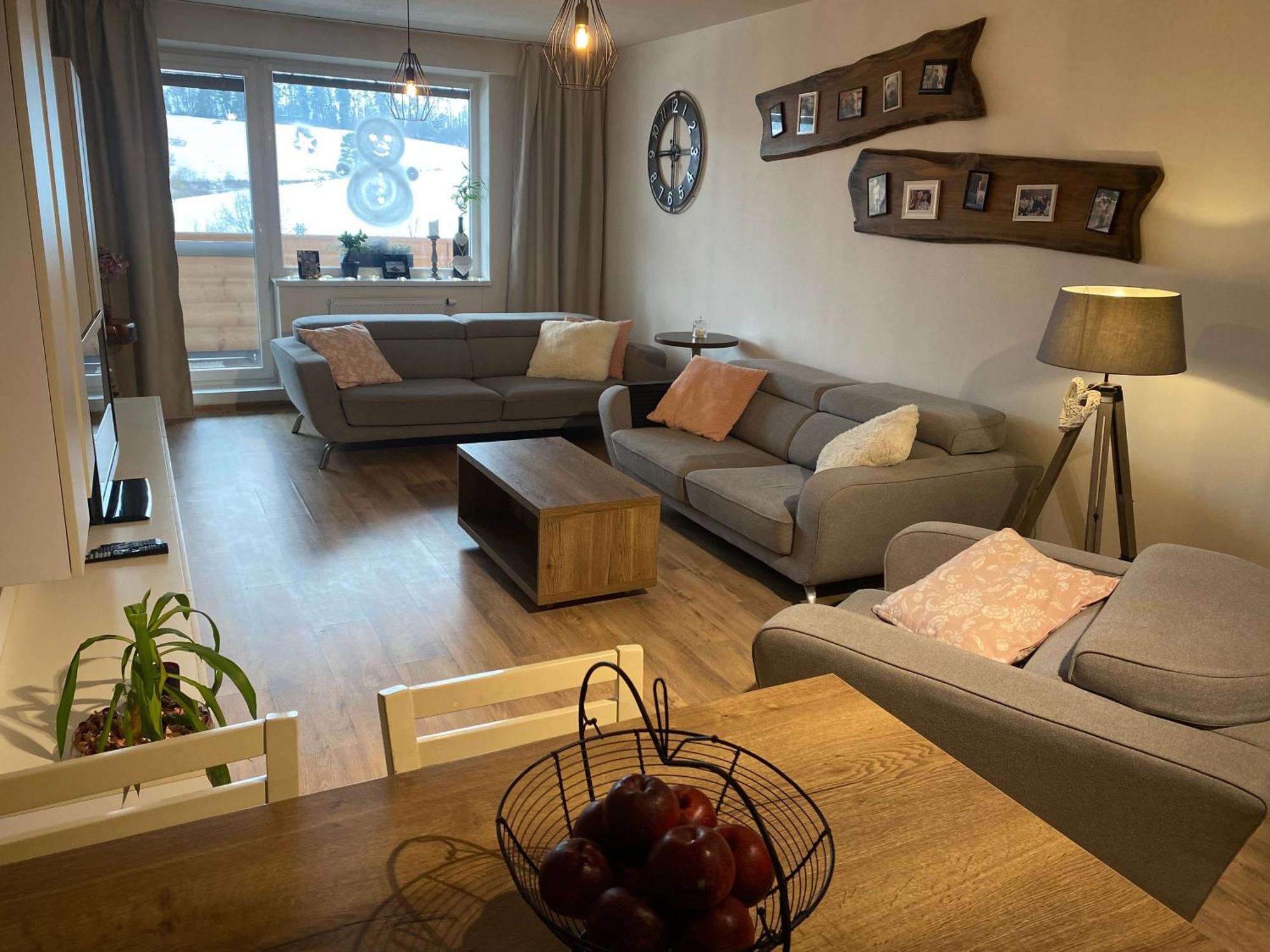 Апартаменты Apartman Slnecna Terasa S Vlastnym Parkovanim Na 2 Auta Жилина Экстерьер фото